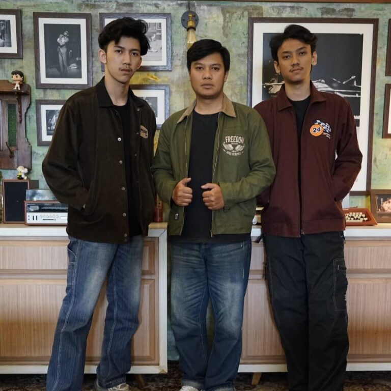 Vendor Work Jacket 1 WhatsApp Image 2025 10 06 at 3.22.41 PM 1 1