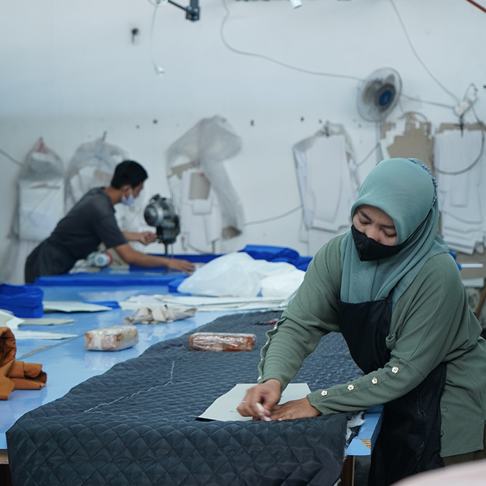 proses cutting jacket syamanah 1