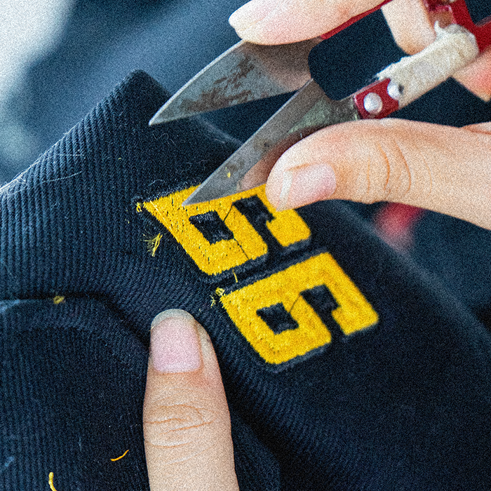 proses trimming jacket syamanah 1