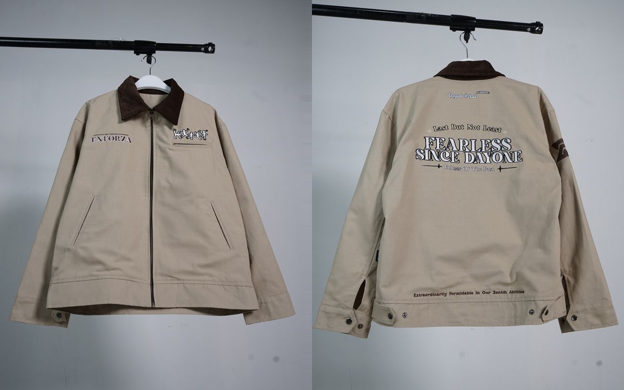 Work jacket custom warna krem dengan kerah cokelat, tampak depan dan belakang